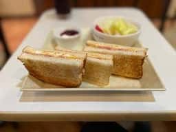 カフェ・ド・クリエ 毎日インテシオ店