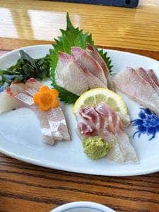 海の見えるごはん屋