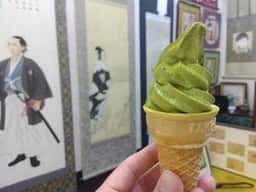 掛軸茶屋 田中表具店 抹茶ソフト専門店