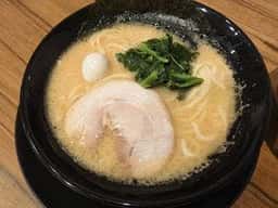横浜家系ラーメン 春吉家 天神三丁目店