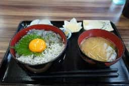 東家