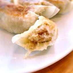 餃子の翠葉 本店