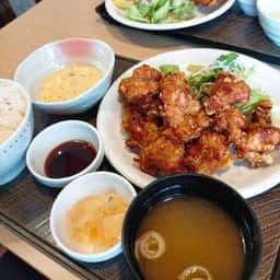 ガスト 港東通店