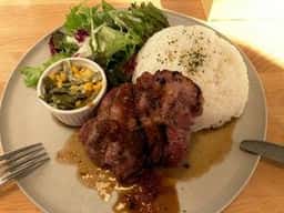 肉の溶岩グリル&横浜地野菜 H.B's nest