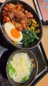 台湾屋台台湾魯肉飯 華屋