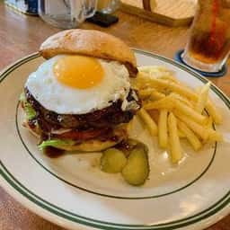 HAT Burger&Coffee Shop