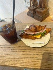 Cafe Kitsune Aoyama カフェ キツネ 青山