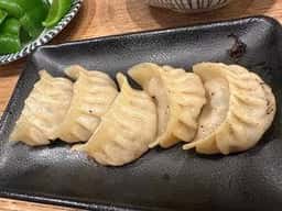 肉汁餃子と煮込みの酒場。しんちゃん