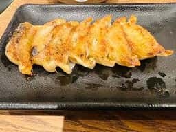 肉汁餃子と煮込みの酒場。しんちゃん