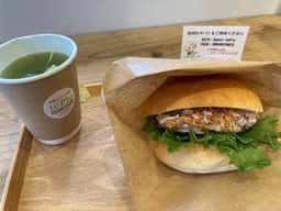 お茶とパンの店 téPle