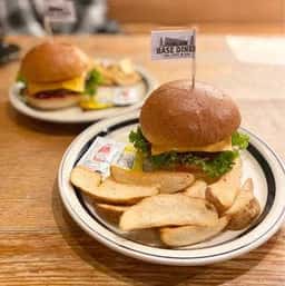 BASE DINER