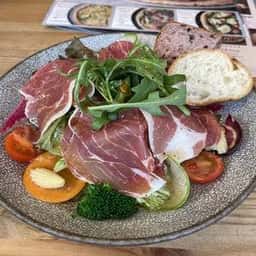 肉と牡蠣 時々薪炭 かるた 高田馬場店