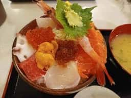 さんかく亭