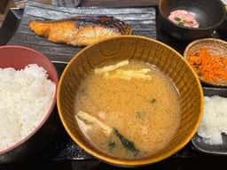 炭火焼干物定食 しんぱち食堂 西梅田店