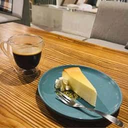 CAFE & BAR POKKE