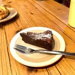 EARTH TREE CAFE