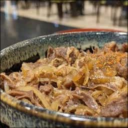 お肉屋さんの定食と丼 岩井畜産