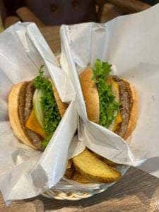 フレッシュネスバーガー 天満橋OMM店