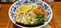 博多醤油ラーメン 月や 博多デイトス店