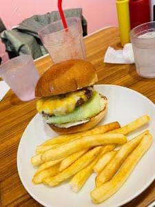 BURGER&MILKSHAKE CRANE