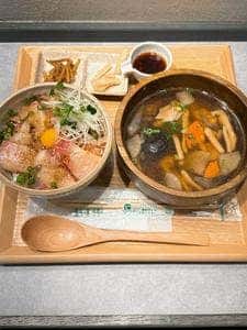 こめらく 海鮮ごはんと和のスープ。渋谷地下街店