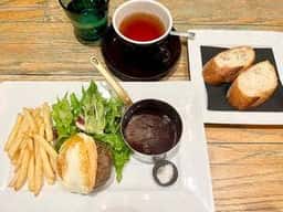 BISTRO café Ladies and Gentlemen