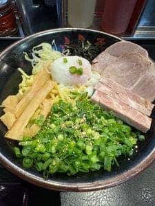 油そば 東京油組総本店 西新宿組