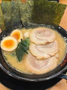 横浜家系ラーメン 有楽家 共和店
