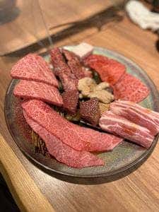 Yakiniku 名もなき名店へ 一切入魂一枚売り焼肉