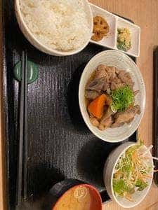 梅田韓国料理と二色鍋 かん菜