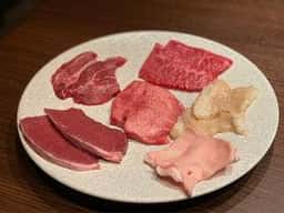 和牛焼肉 やくにく 路地裏