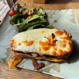 カフェと石窯パンのお店 あゆんぐ