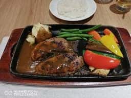 ハンバーグワークス グランエミオ所沢店