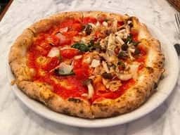 ピッツェリア カポリ