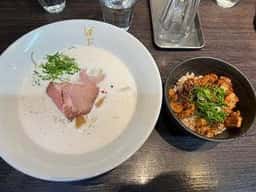 豚白湯らぁめん ばぶる