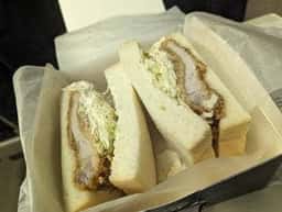 三日月屋 カツサンドのお店 博多駅いっぴん通り店