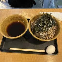 なぜ蕎麦にラー油を入れるのか。