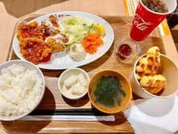 空飛ぶチキン食堂