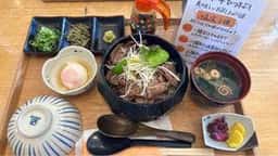 ステーキ丼専門店 黒べぇさん 手城店