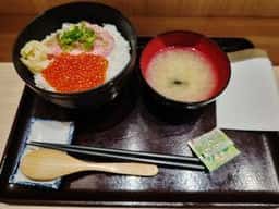海鮮丼の店 やまけい ル・シーニュ