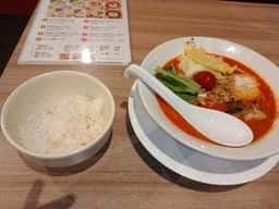 鶏そばかぐら屋 西新宿店