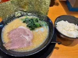 家系ラーメン 頂㐂家 阪急伊丹店