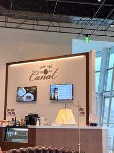 Cruise Cafe Canal
