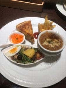 AUX BACCHANALES 横浜