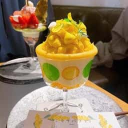 夜パフェ専門店 モモブクロ