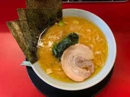横浜家系ラーメンかすたむ家 岩塚駅前店