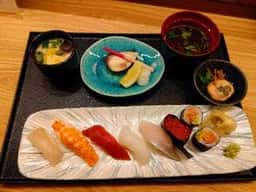 寿司 なかご ヒルトンプラザウエスト店