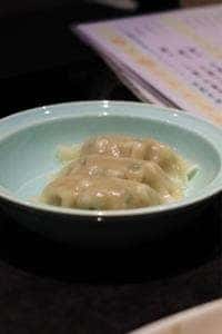 餃子 バー SUU