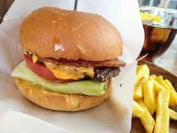 BURGER´S CAFE TOMO×TOMO