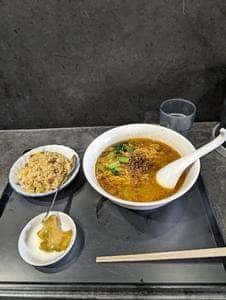東京菜館